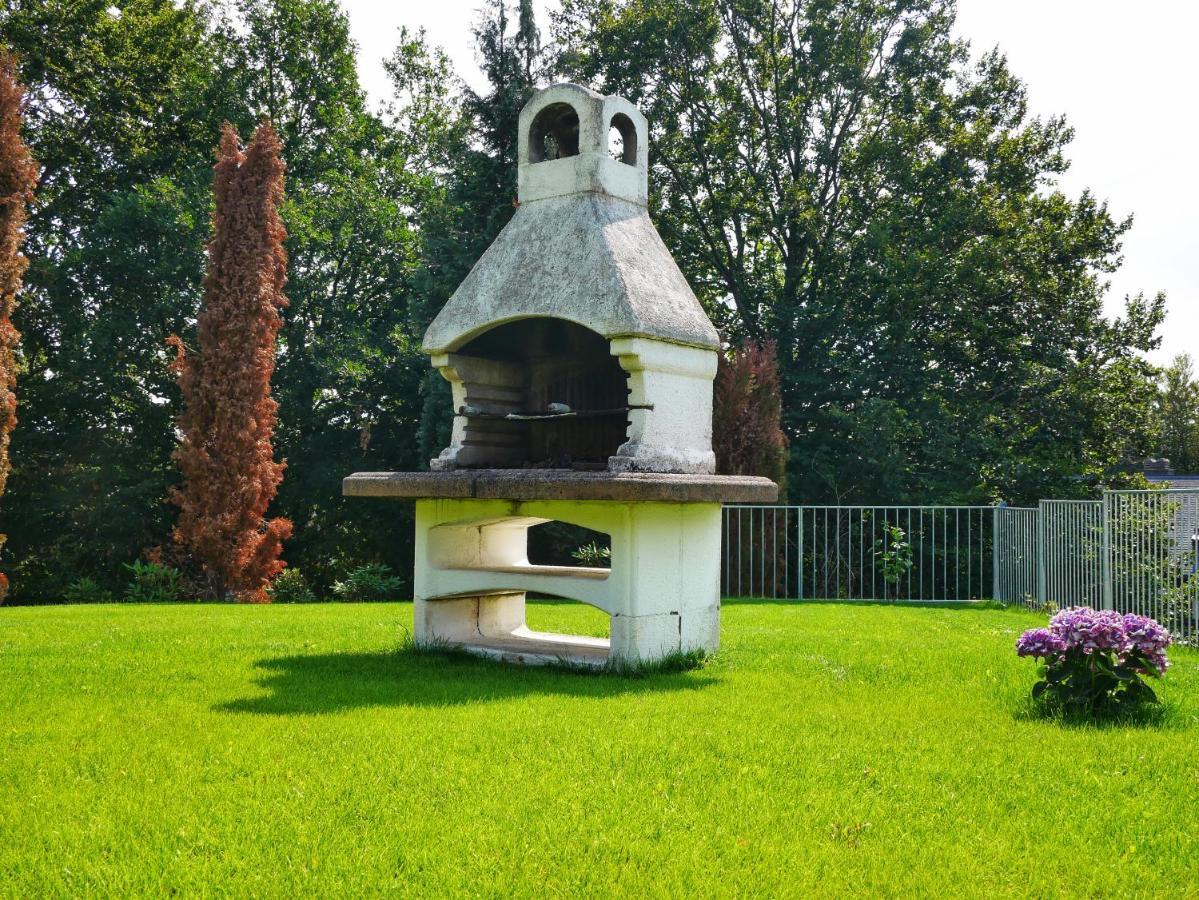 Landhaus Am See Von Robertville 와이메스 외부 사진
